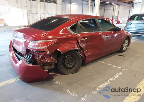 2014 Nissan Altima 2.5/2.5 S/2.5 Sl/2.5 Sv z USA, uszkodzony, nr VIN 1N4AL3AP2EC284588